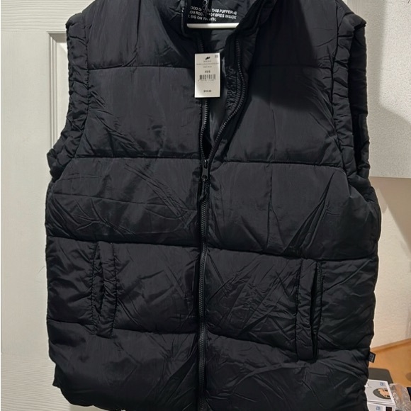 Cotton On Jackets & Blazers - Cotton On Body Oversized Puffer Vest. 22” p2p. New with tags.